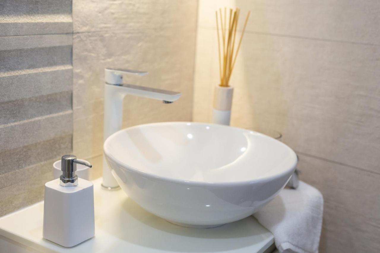 Luxury Apartments Jf 拉布 外观 照片