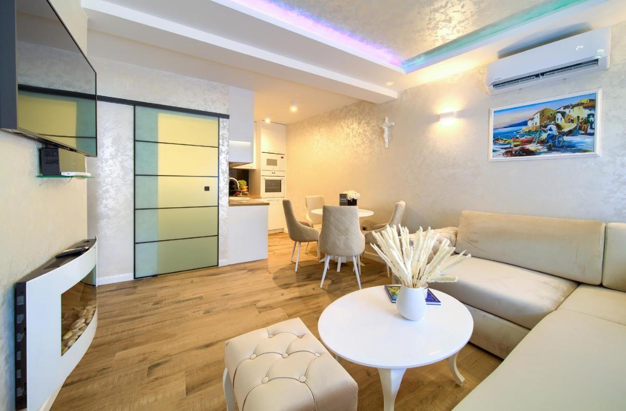 Luxury Apartments Jf 拉布 外观 照片